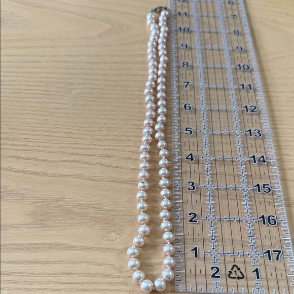 Elegant Pearl Necklace Set - Picture 7 of 9